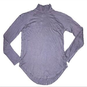 Lululemon Soft Grey Long Sleeve Turtleneck Shirt 4 EUC Womens